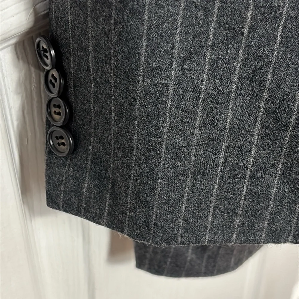LAUREN Ralph Lauren wool cashmere gray pinstripe blazer size 46 R sports coat